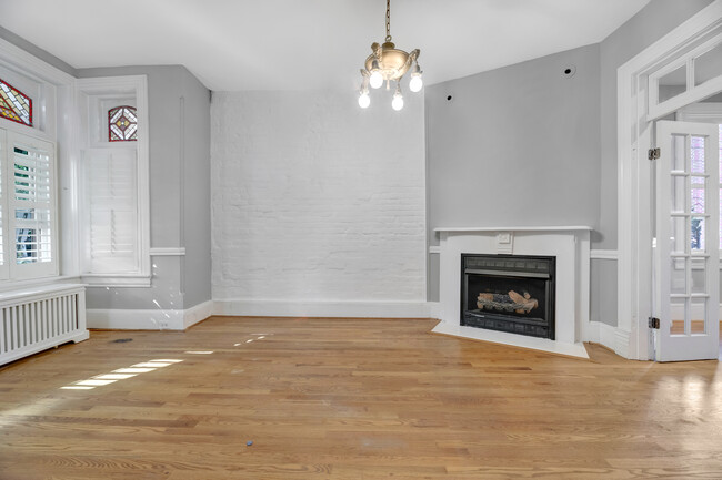 Building Photo - 529 14th St NE