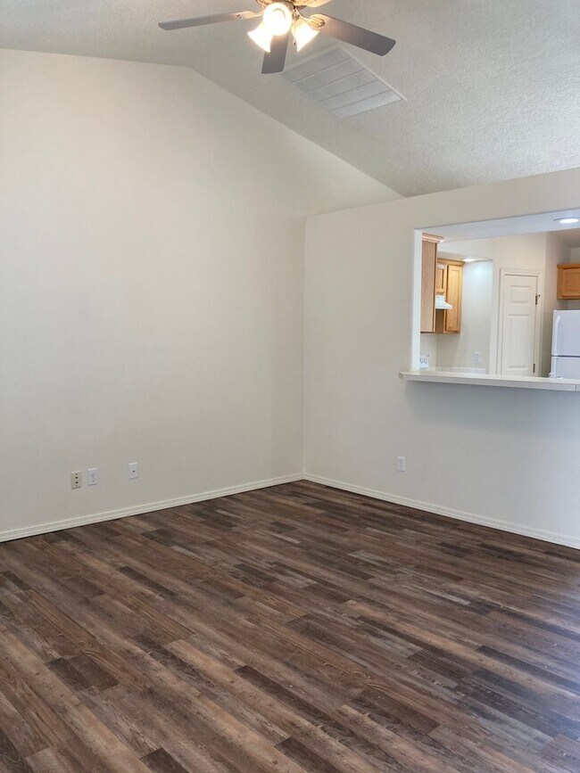 Foto del edificio - 1712 Cherry~Cul-De-Sac Home w/ No Rear Nei...