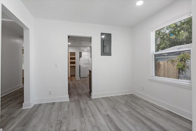 Building Photo - 1484 W 10th St