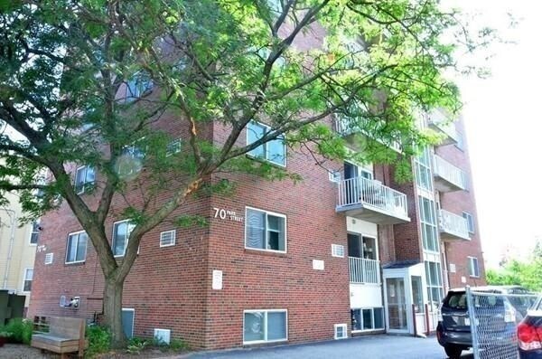 Primary Photo - 70 Park St