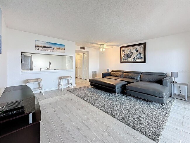 Foto del edificio - 106 1st St E