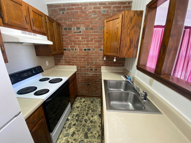 Foto del edificio - 1100 W Monroe Ave