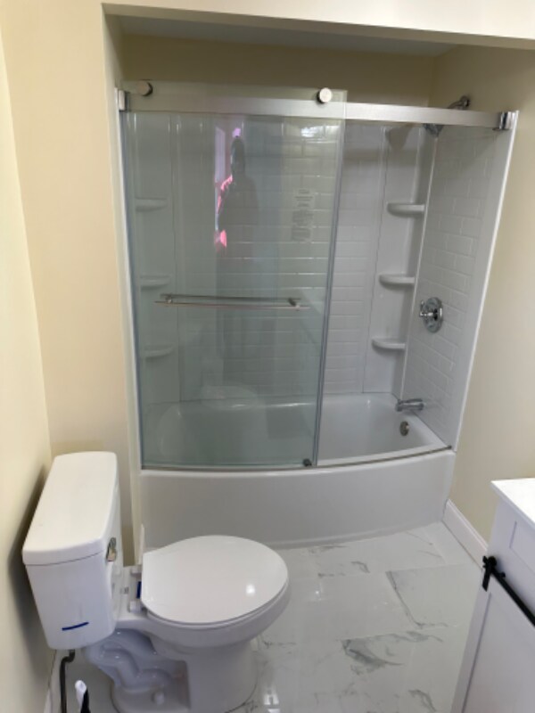 Foto del edificio - 100 Conanicus Rd