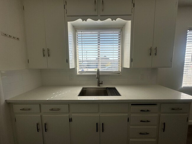 Foto del edificio - NW Visalia Charming home coming soon!