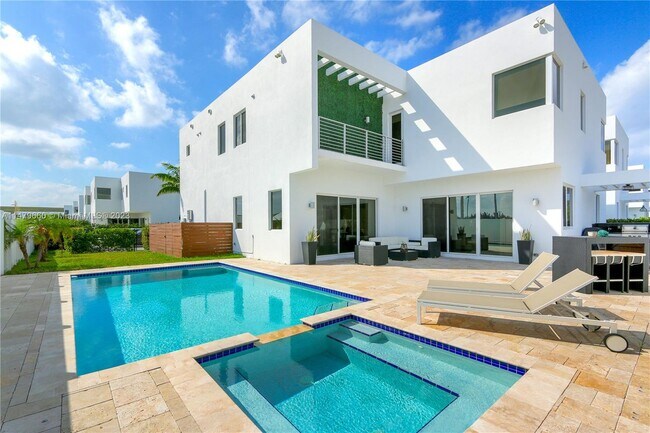 Foto del edificio - 10001 NW 77th St