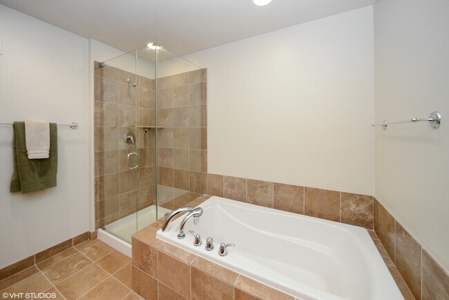 Foto del edificio - 600 N Lake Shore Dr