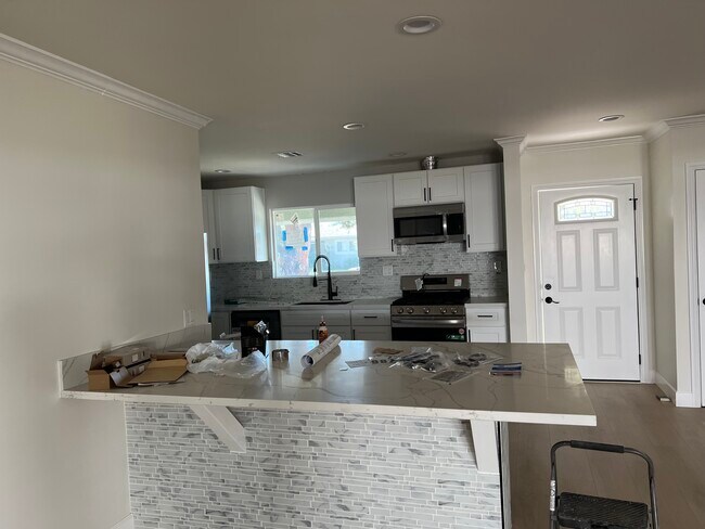 Foto del edificio - 10915 Whitaker Ave