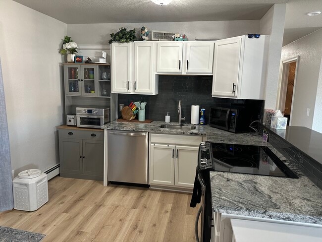 Photo - 11916 Barrett St House