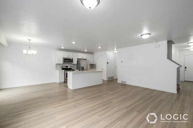 Foto del edificio - Spacious Townhome in Herriman!