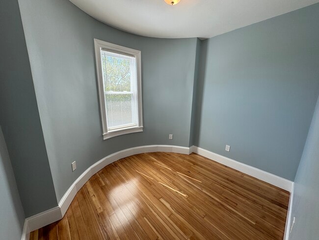 Building Photo - 29 Cameron Ave