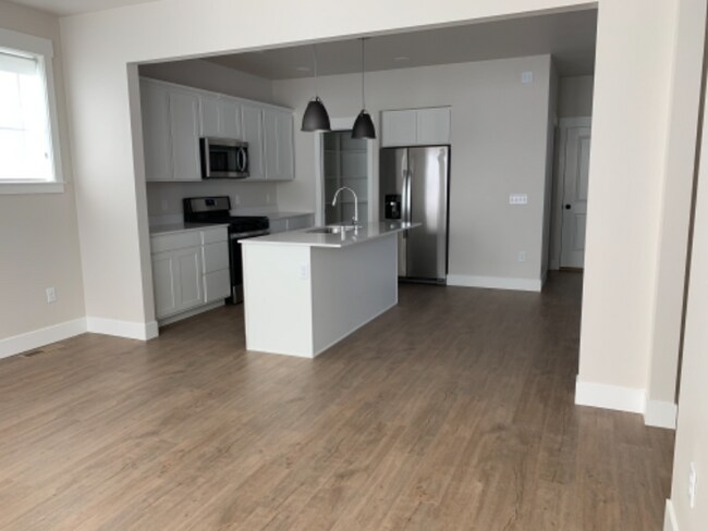Foto del edificio - 6103 Farmstead Ave
