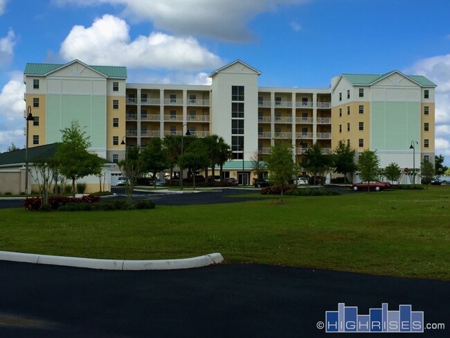 Condo building front view - 4177 N Orange Blossom Trail