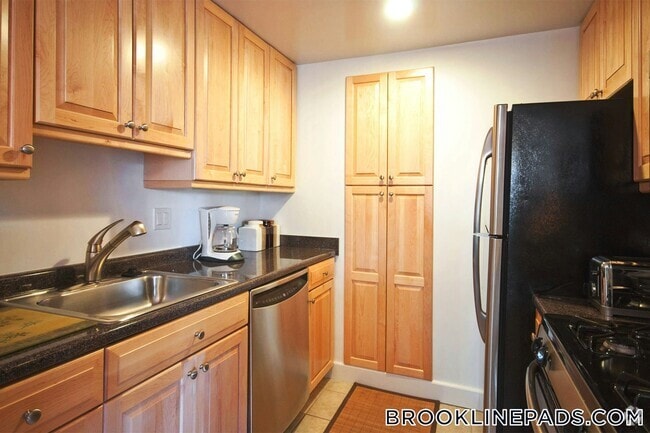 Building Photo - 148 Independence Dr