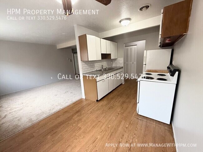 Foto del edificio - 16112 Maple Heights Blvd