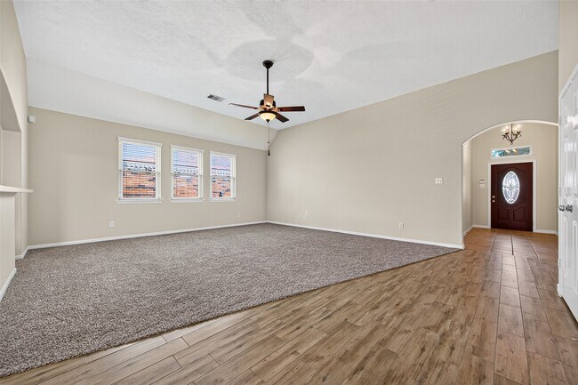 Building Photo - 4606 E Meadow Dr