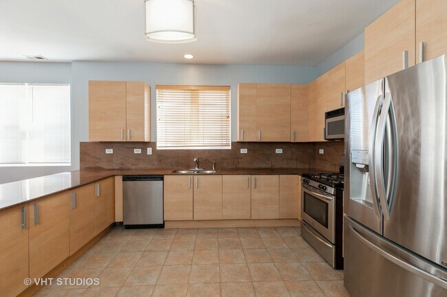 Building Photo - 4858 S Champlain Ave