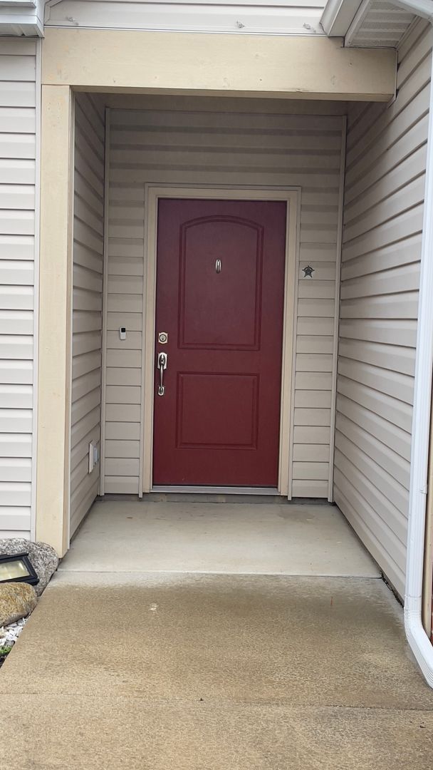 Building Photo - LINDBERG VILLAGE...3 Bed 2 Bath w/office