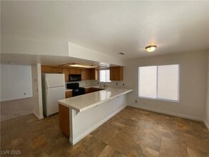 Building Photo - 9633 Rancho Palmas Dr