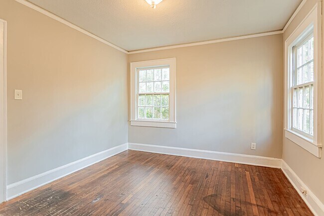 Foto del edificio - Price Improvement! Charming Home in Sparta...