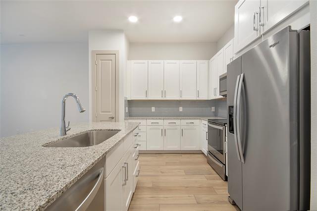 Foto del edificio - 4700 W Spring Creek Pkwy