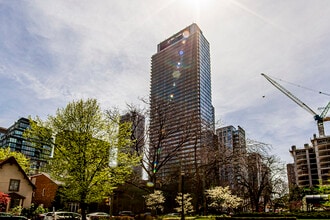 Building Photo - 3-4203 Gloucester St