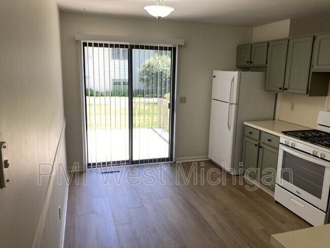 Foto del edificio - 2703 Woodmeadow Dr SE