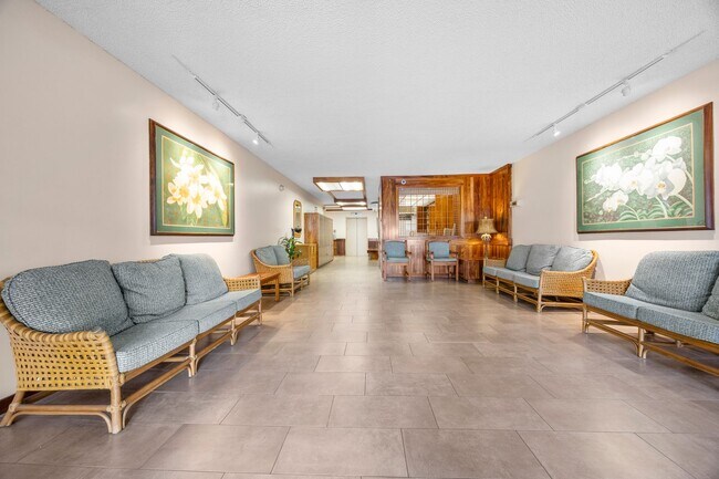 Foto del edificio - Beautiful 2BR/2BA Condo Close to Ala Moana & Downtown