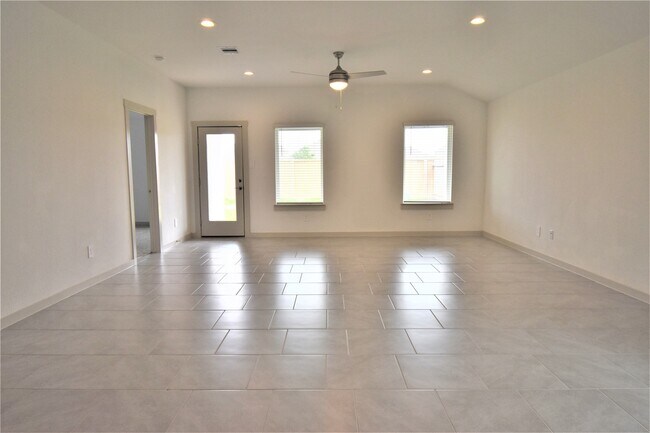 Foto del edificio - 4023 Yonkers Valley Ln