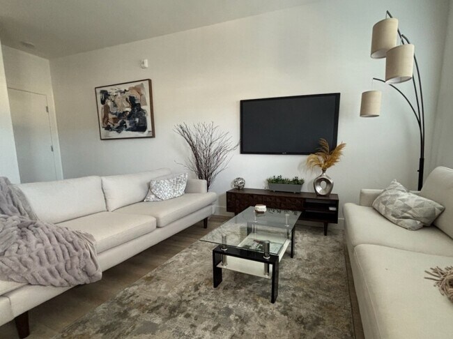 Building Photo - Sierra Ridge Townhomes