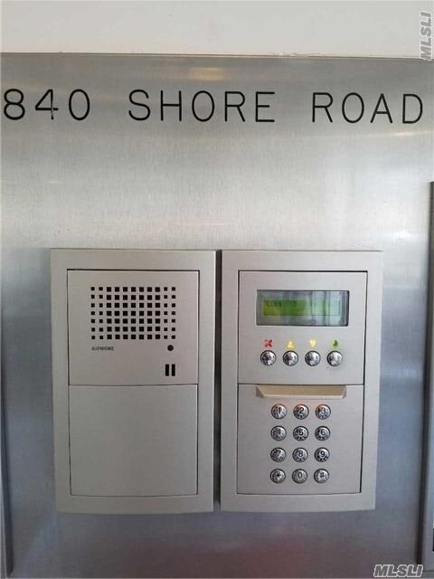 Building Photo - 840 Shore Rd