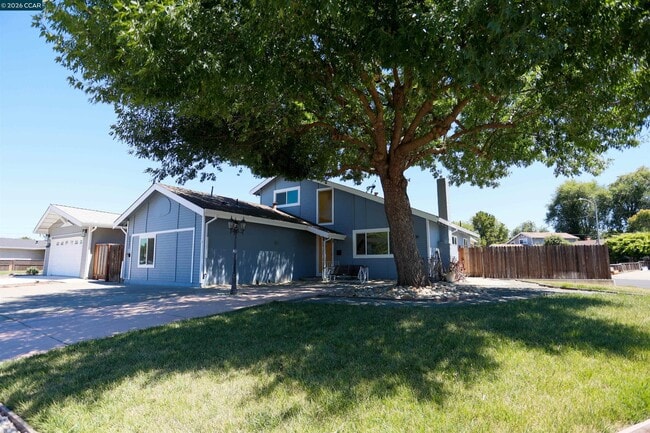 Building Photo - 3330 Claudia Dr