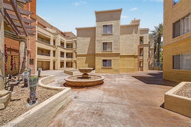 Building Photo - 260 E Flamingo Rd