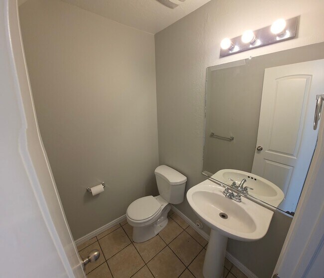 Foto del edificio - 2413 Big Village Ct