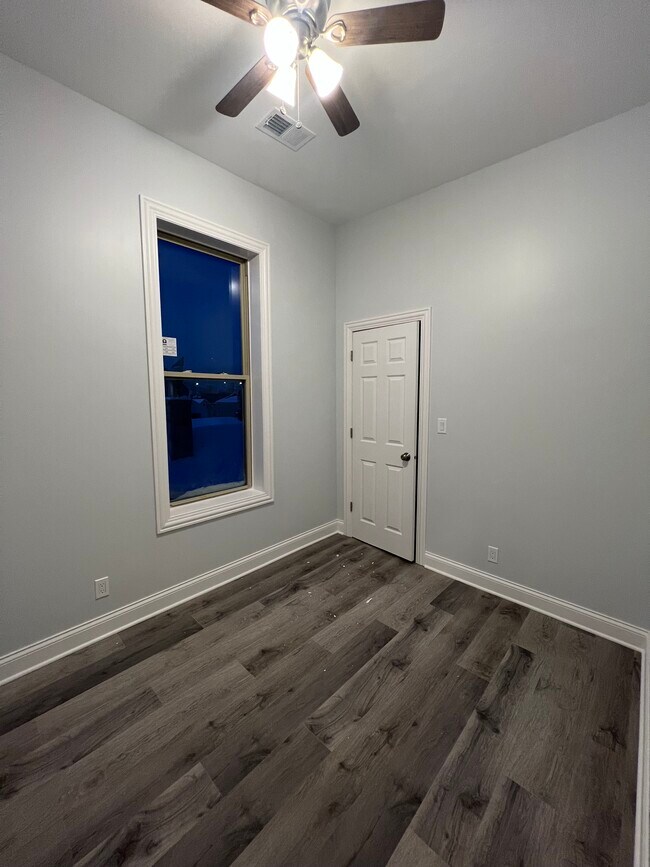 Dormitorio 1 - 1853 s Western ave