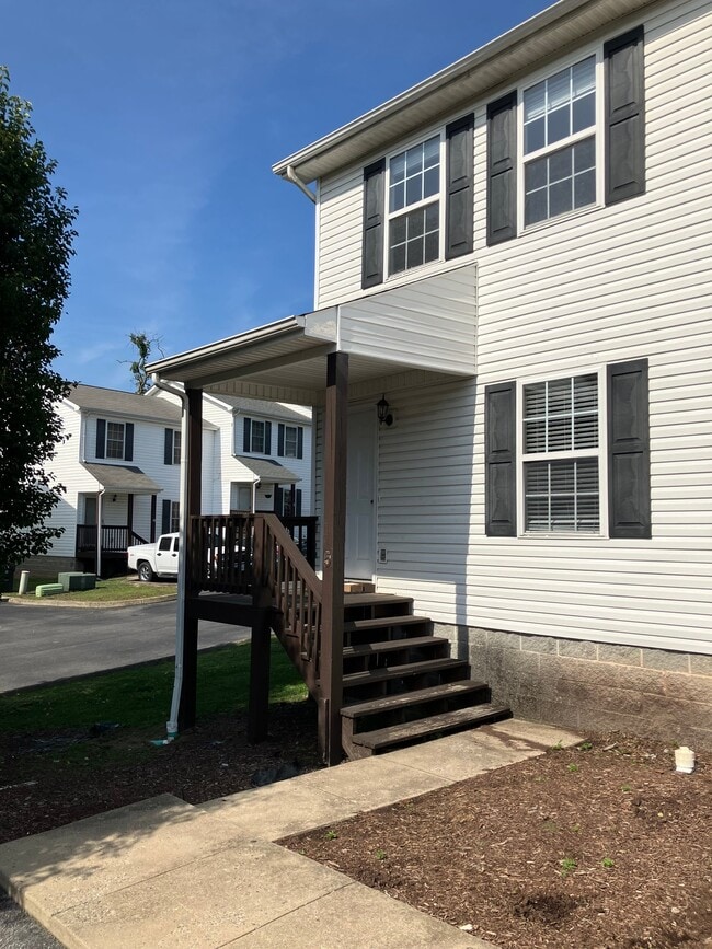 Building Photo - 2023 Weaver Pike