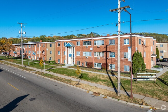 Building Photo - Princeton Place