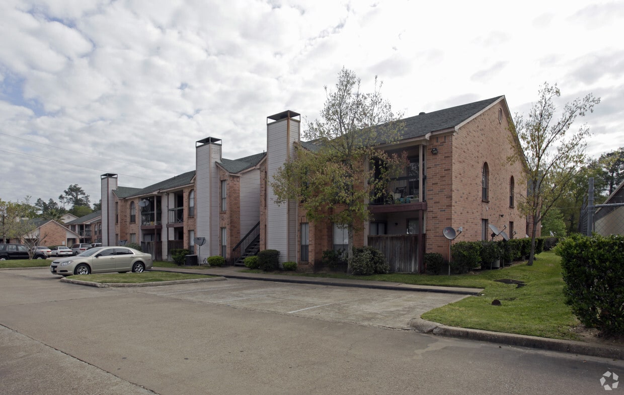 Foto del edificio - Pine Hollow Apartments