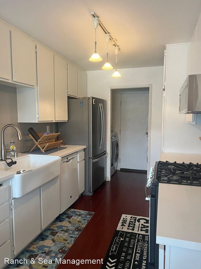 Building Photo - 2 br, 2.5 bath House - 4212 Vista Del Rio 6