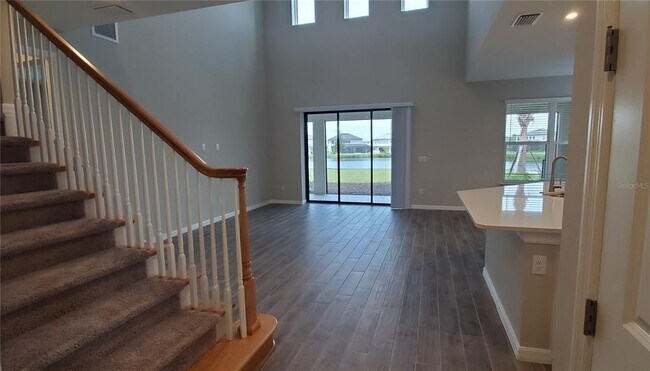 Building Photo - 9092 Luna Ln