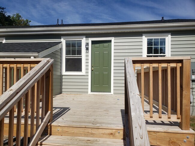 Unit 503 Backyard Deck - 503 E Brookland Park Blvd