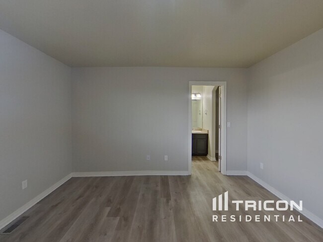 Foto del edificio - 9934 Silver Stirrup Dr