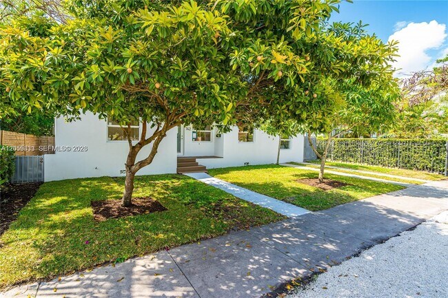Building Photo - 742 NE 81st St