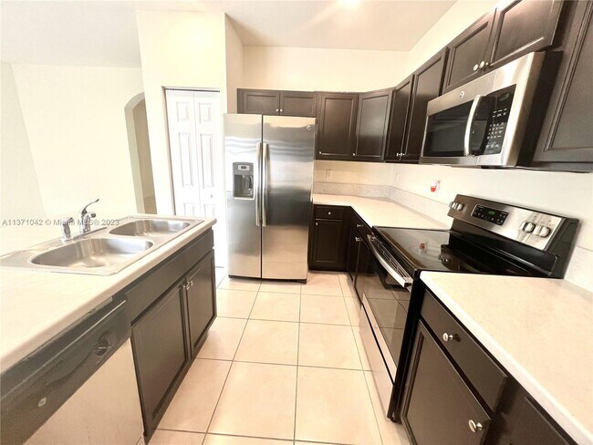 Foto del edificio - 9333 W 32nd Ln