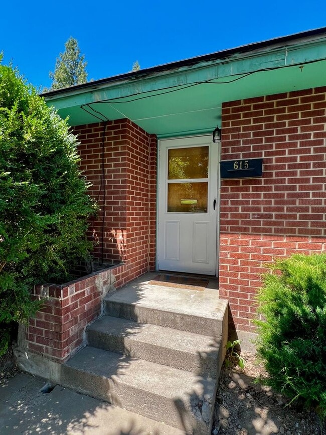Building Photo - NM615