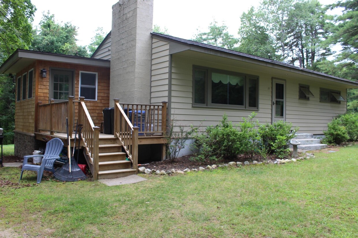 Primary Photo - 77 Eaton Ave