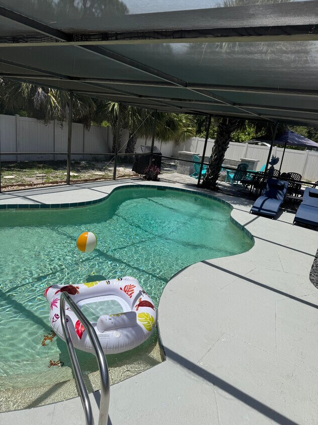 Foto principal - 7342 Uranus Dr