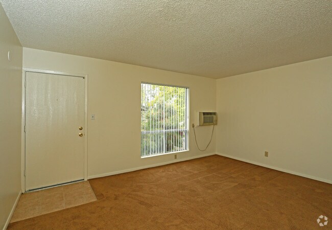 Interior Photo - Lincoln Place