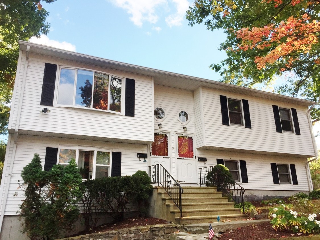 14 Arcadia St Unit 1, Worcester, MA 01604 Room for Rent in Worcester