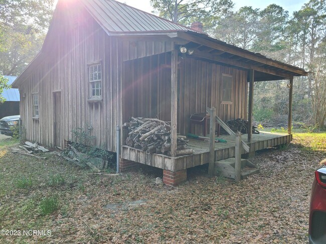 Building Photo - 192 Wheeler Creek Rd