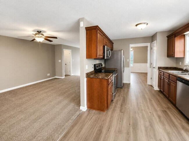 Building Photo - 1423 Addison Dr